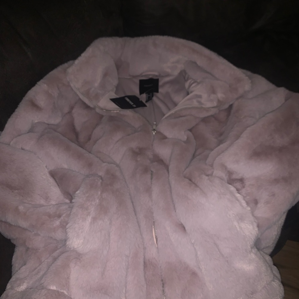 Forever 21 zip up zuzzy jack